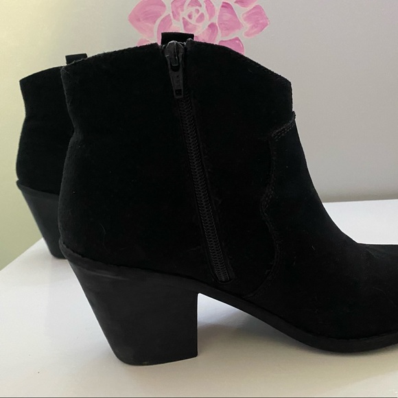 Women’s black boots - Picture 4 of 4